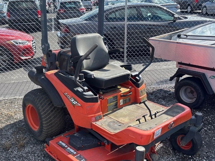 2011-kubota-zg327-image-1