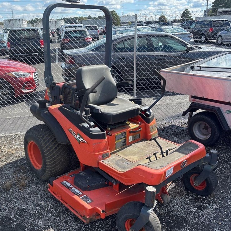 2011 KUBOTA ZG327