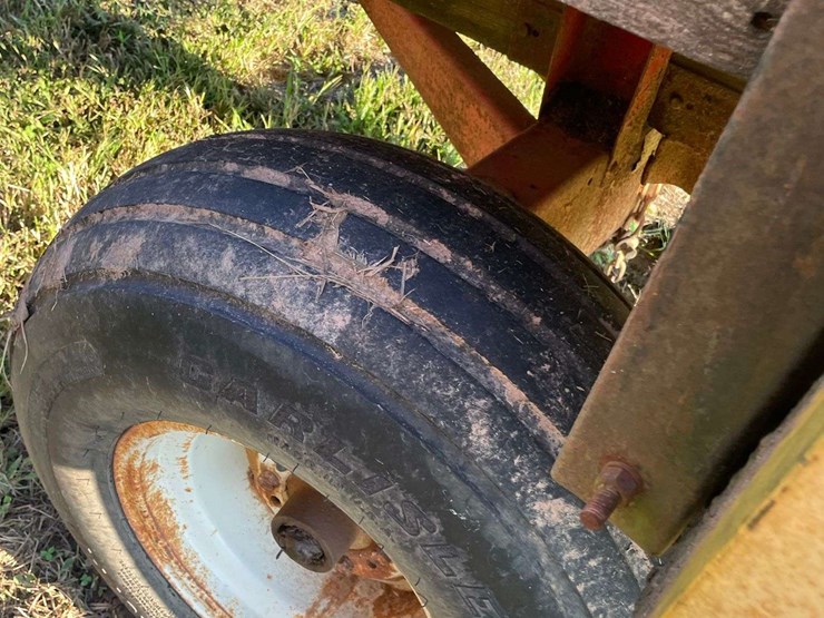 papec-tandem-axle-silage-wagon-image-9