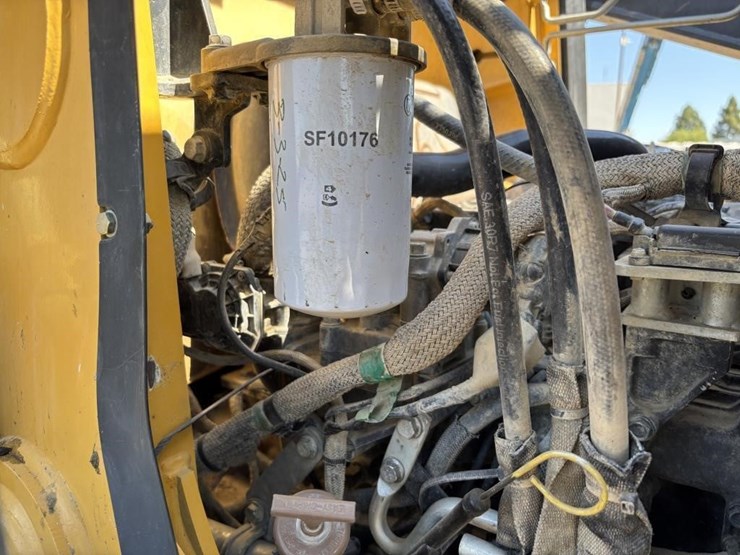 2019-deere-310l-ep-image-60
