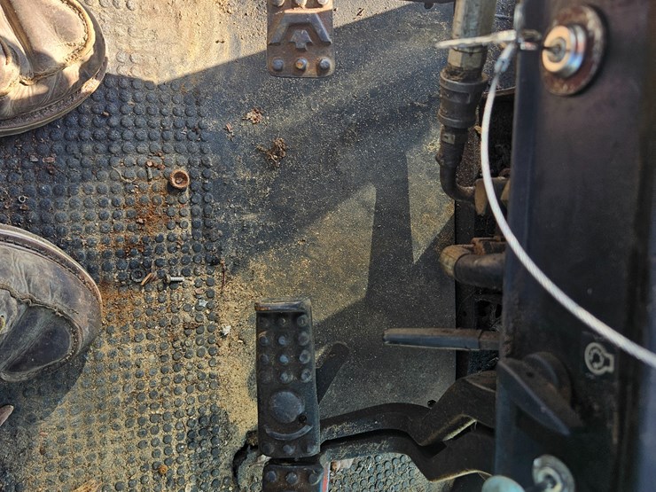 john-deere-3040-image-44