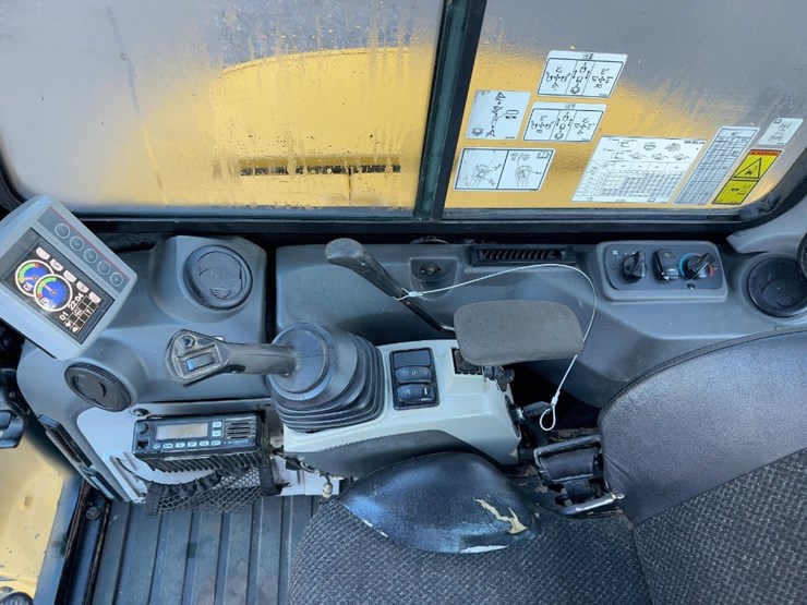 2018-caterpillar-305-image-29