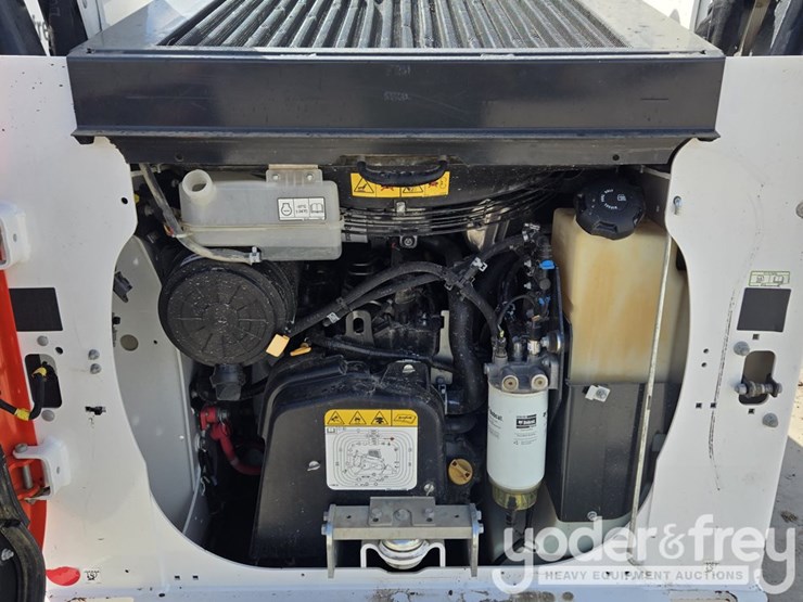 2022-bobcat-t64-image-35