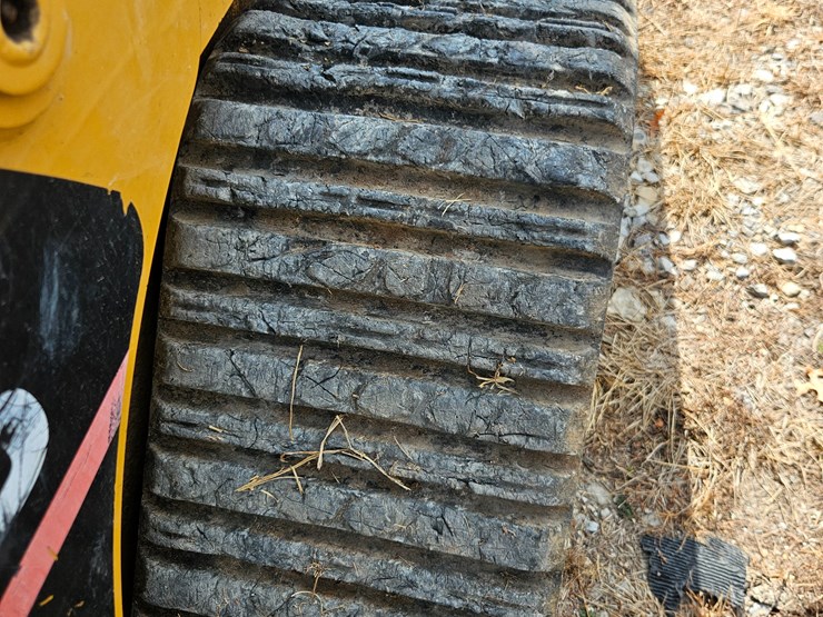 caterpillar-247b-image-58