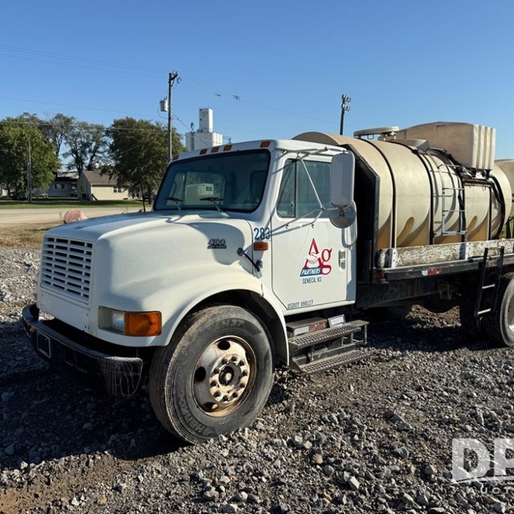 1999 INTERNATIONAL 4700