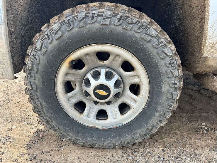 2015-chevy-silverado-3500hd-image-9