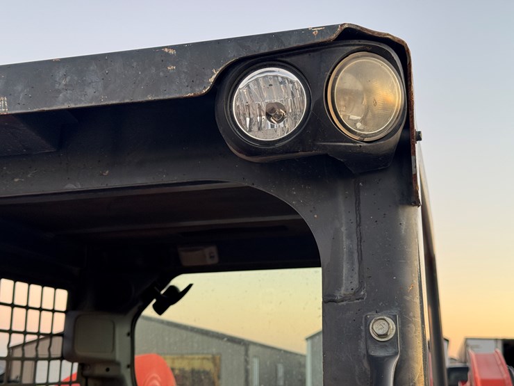 kubota-ssv65-image-21