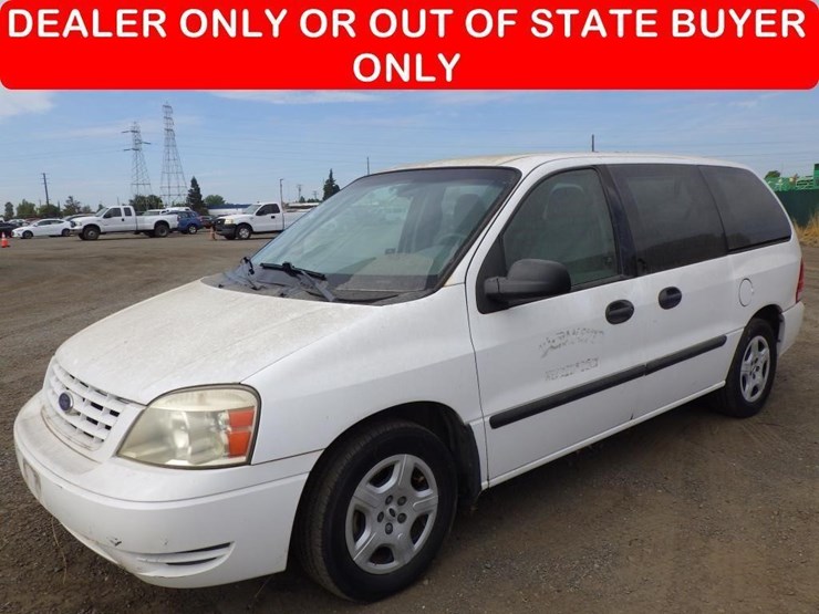 2004-ford-freestar-image-1