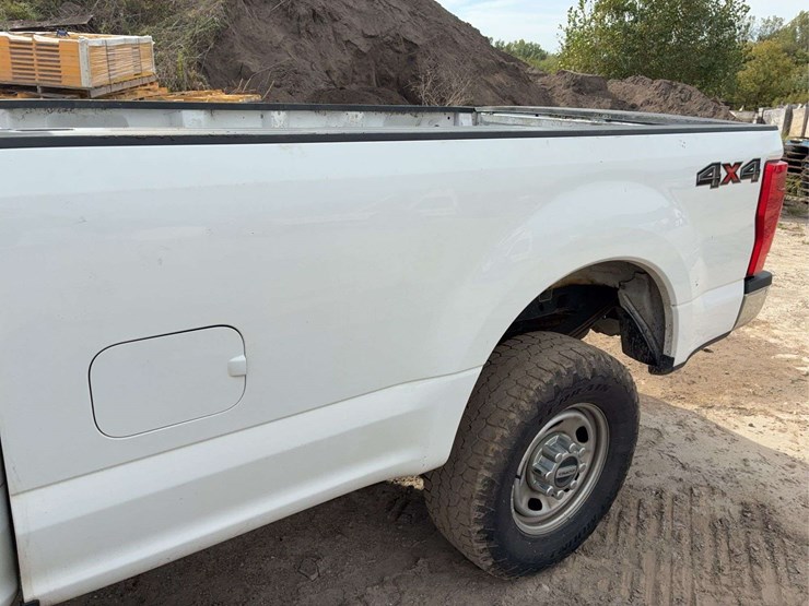 2021-ford-f250-image-10
