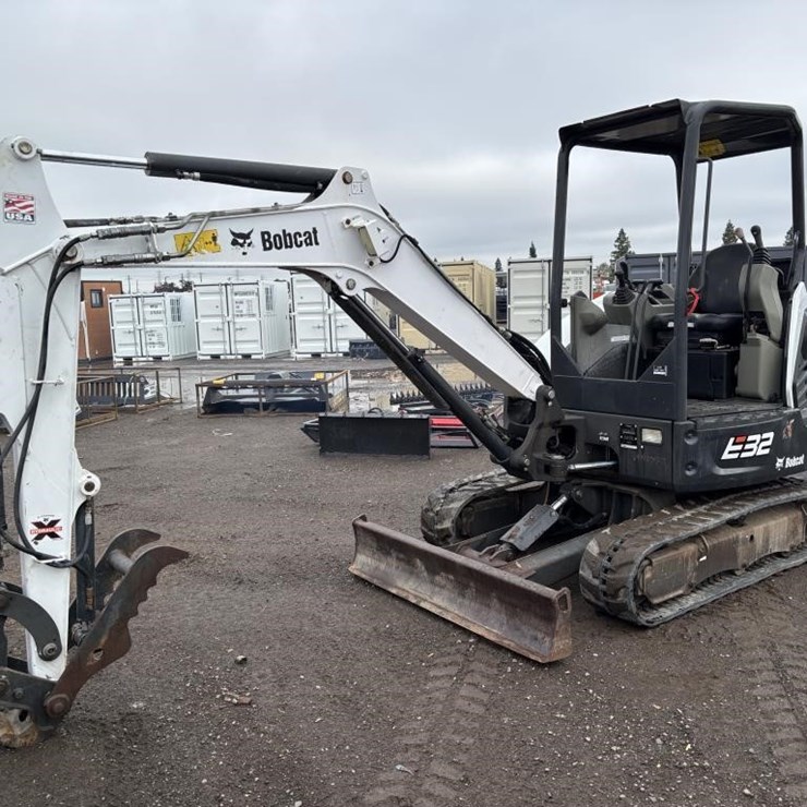 2019 BOBCAT E32i