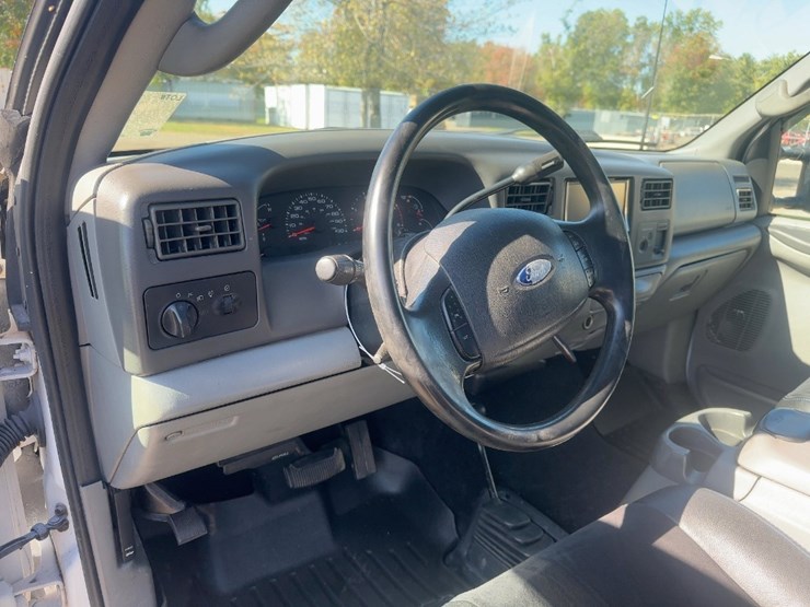 2003-ford-f350-image-17