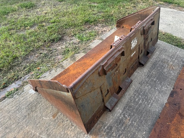72-skid-steer-bucket"-image-4
