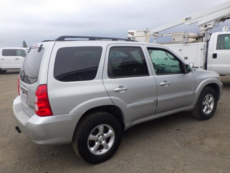 2005-mazda-tribute-image-4