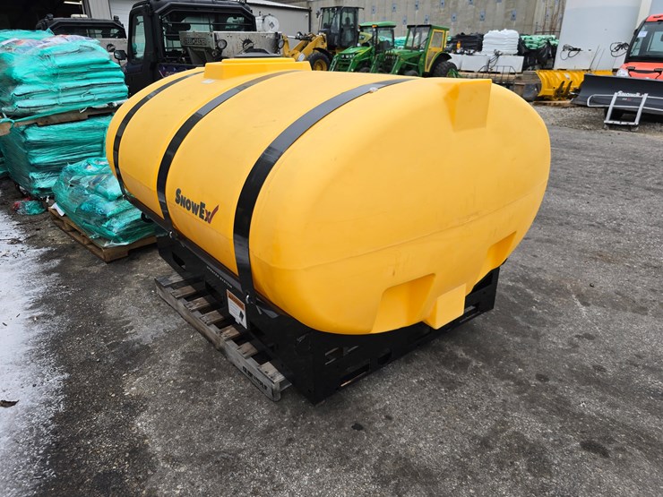 #17568-•-snowex-liquimaxx-500-gallon-tank-image-4