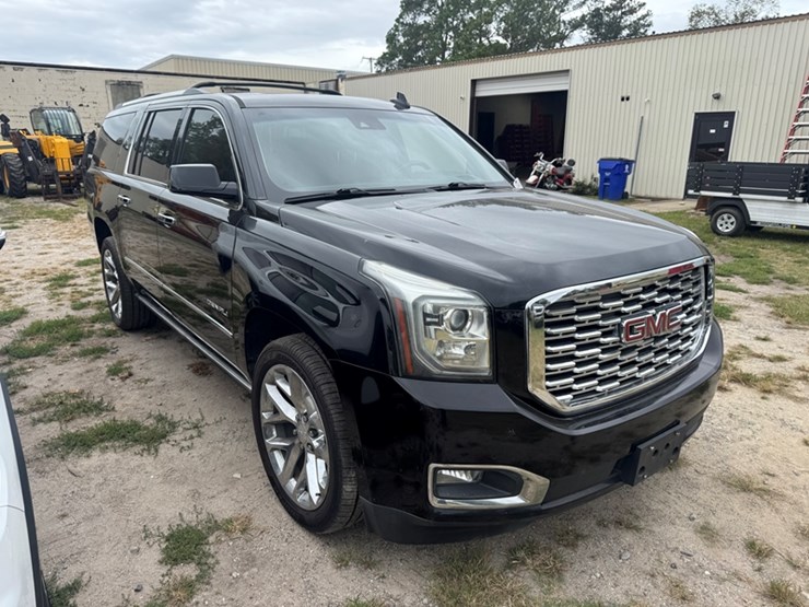 2019-gmc-yukon-xl-denali-image-2