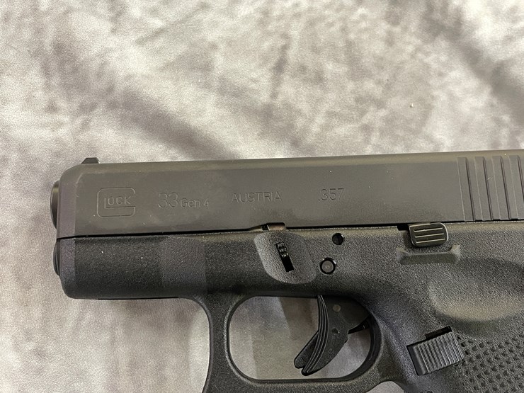 #4026-•-glock-33-gen-4,-sn:-cfuu180-image-10