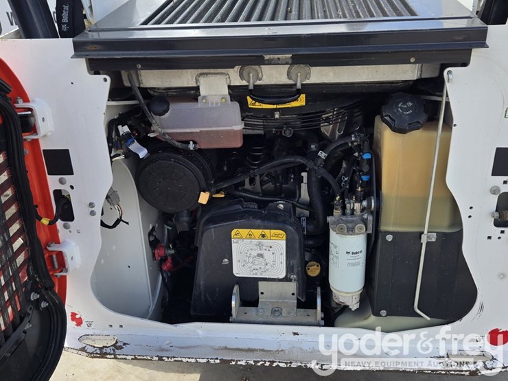 2022-bobcat-t76-image-38
