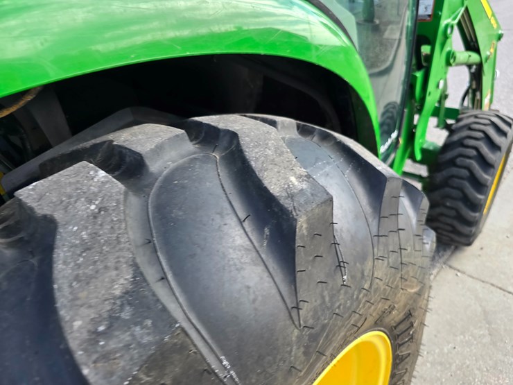john-deere-4044r-image-43