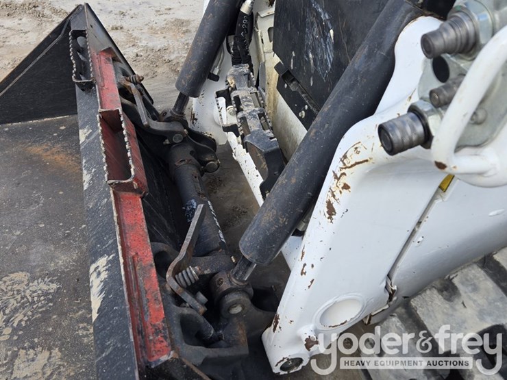 2022-bobcat-t64-image-22
