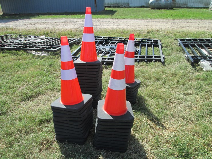 #29336-•-lot-of-(50)-unused-traffic-cones-image-3