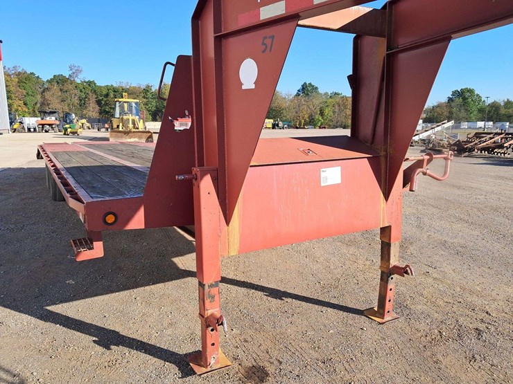 2015-red-rhino-gooseneck-trailer-30'-image-11