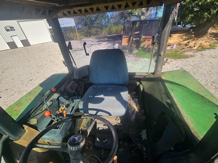 john-deere-3040-image-35