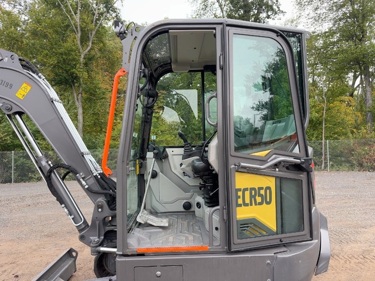 2023-volvo-ecr50f-mini-excavator-image-27