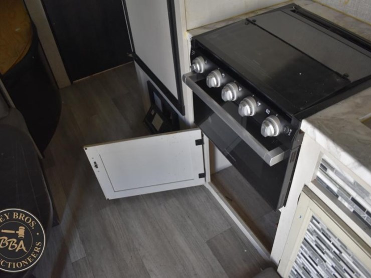 2022-jayco-jay-flight-slx-264bh-38128-image-37