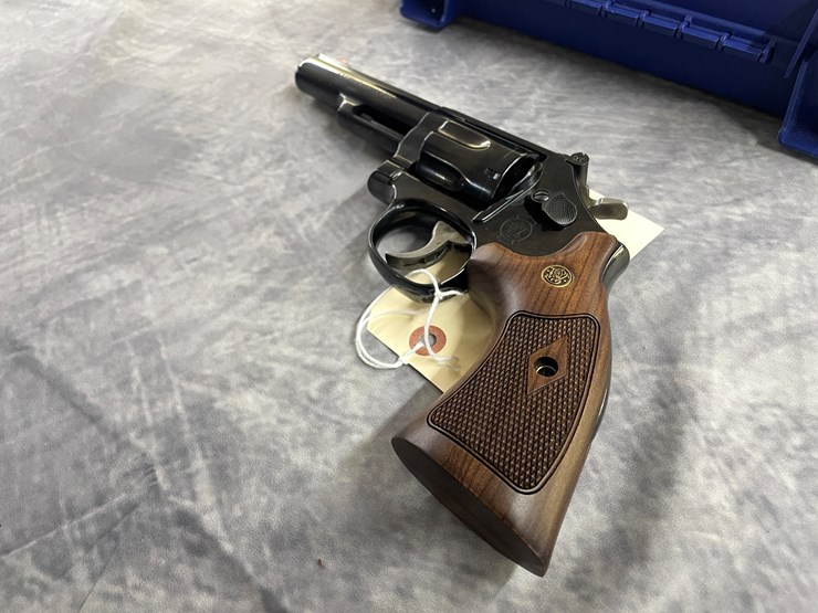 #4034-•-smith-&-wesson-model-19,-sn:-eet8002-image-4
