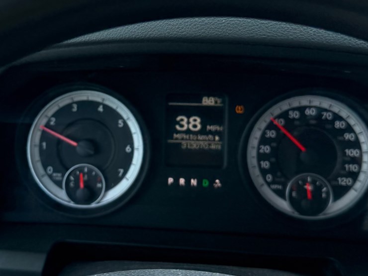 #97-•-2013-ram-2500-crew-cab-pickup-image-15