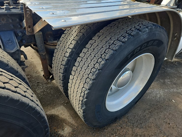 2012-mack-pinnacle-cxu613-image-14