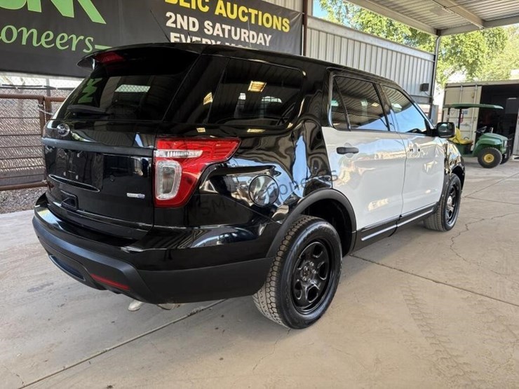 2014-ford-explorer-image-7