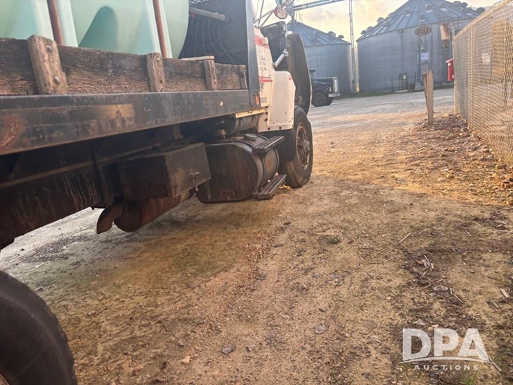 ford-l8000-image-32