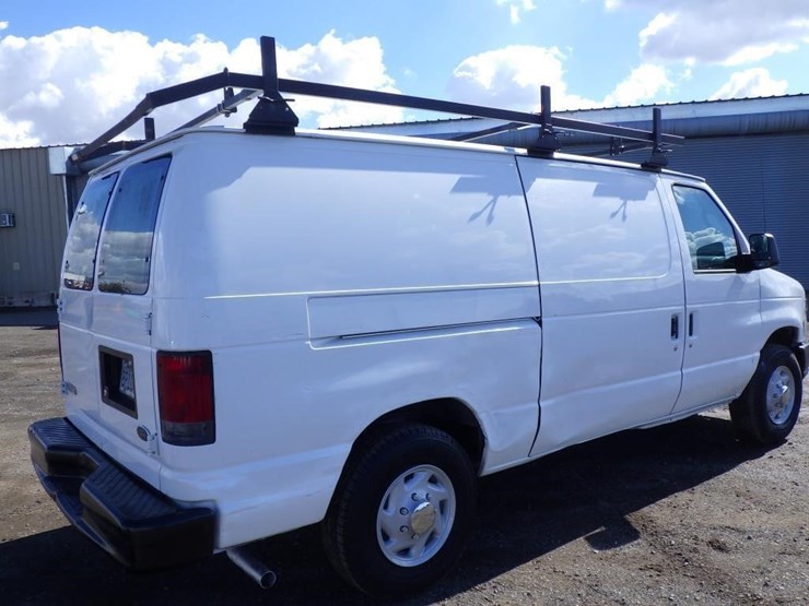 2008-ford-cargo-image-3