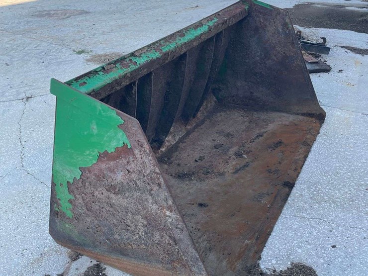 7'-euro-style-high-capacity-loader-bucket-image-4