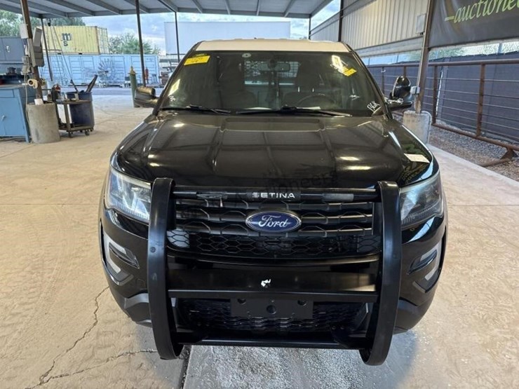 2017-ford-explorer-image-3