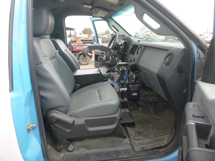 2015-ford-f550-image-21