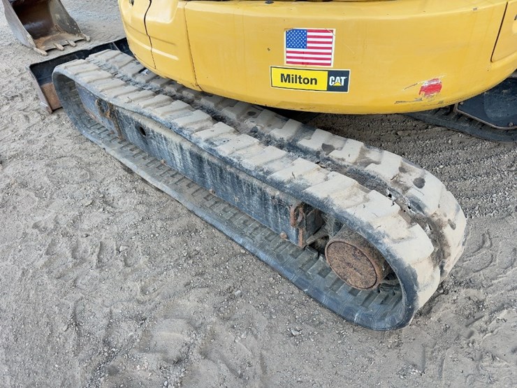2018-caterpillar-305-image-22
