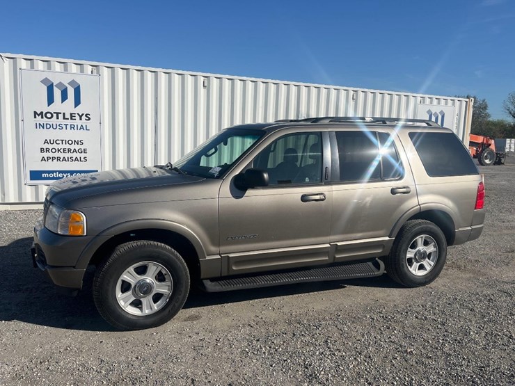 2002-ford-explorer-image-1