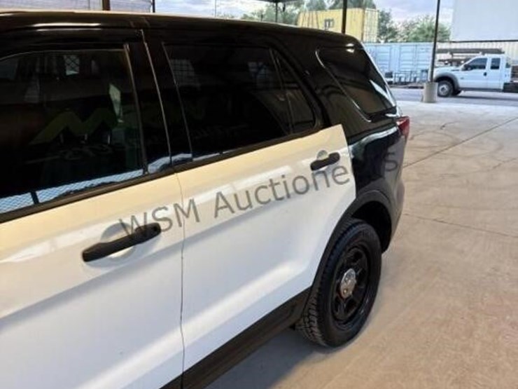 2017-ford-explorer-image-5