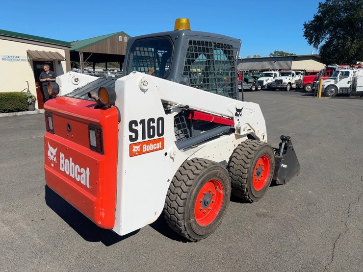 2009-bobcat-s160-image-5