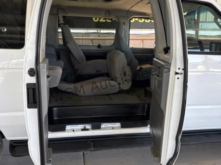 2009-ford-e350-image-11