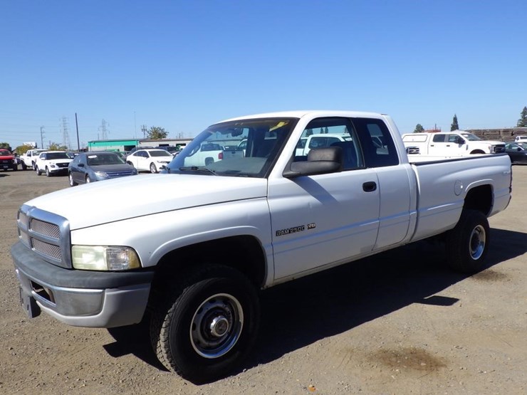 2001-dodge-ram-2500-image-2
