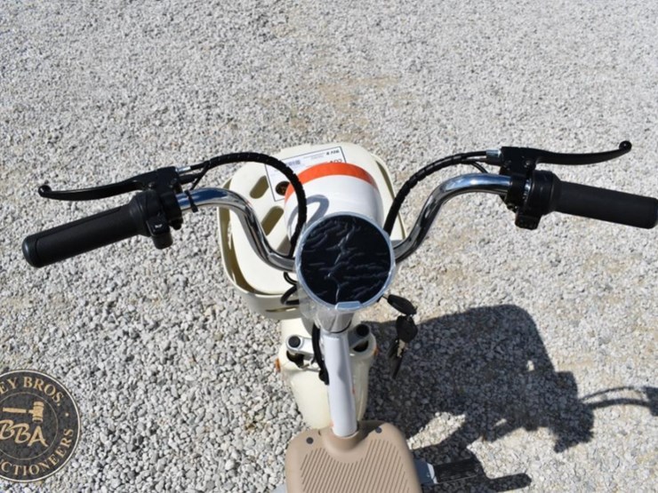 electric-scooter-with-front-basket-and-rear-seat-image-14