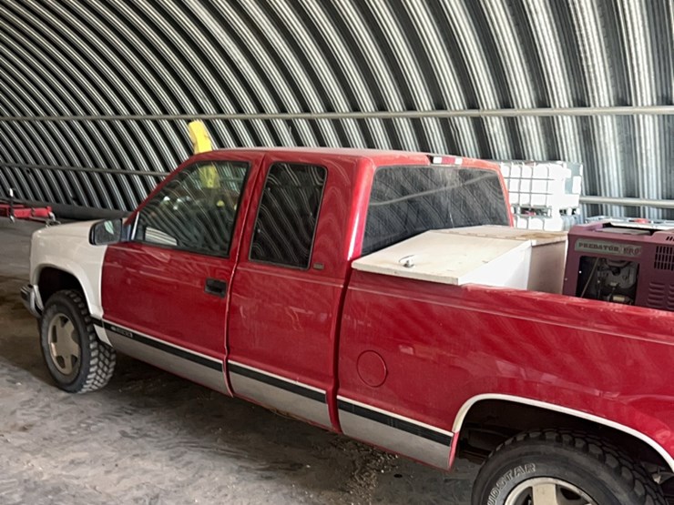 1998-chevrolet-half-ton-four-wheel-drive-pick-up,￼-showing-254,000-miles,-used-for-farm-service-pick-up,-works-great-image-34