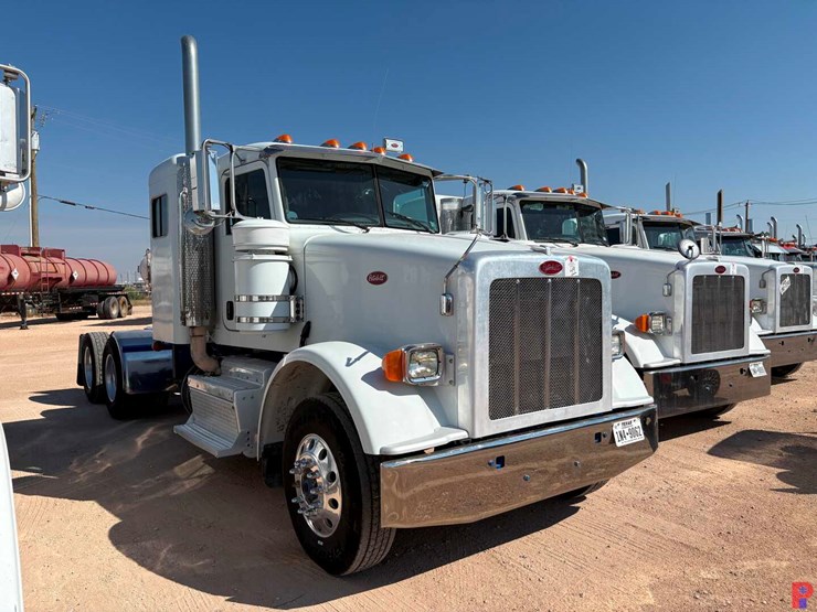 2012-peterbilt-367-image-4