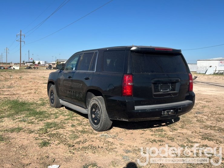 2015-chevrolet-tahoe-image-3