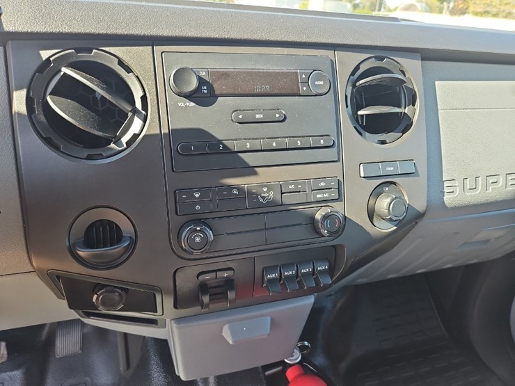 2015-ford-f550-xl-image-18