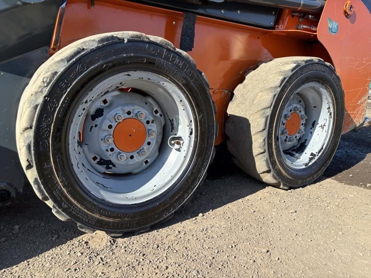 2019-gehl-rt105-image-14