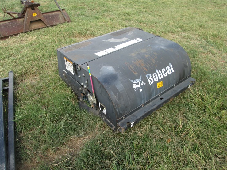 #29340-•-bobcat-44"-skid-steer-sweeper-a7nw00511-image-2